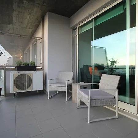 Lisbon Malhoa - Terrace & Garage Apartman