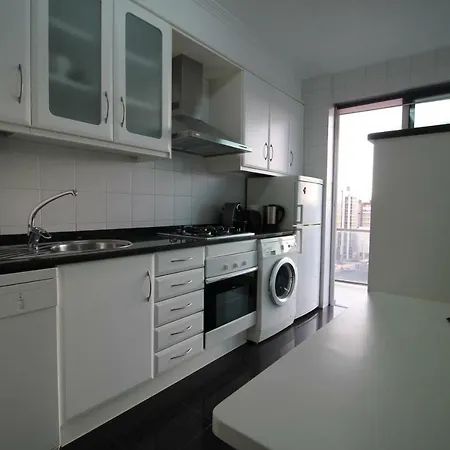 Lisbon Malhoa - Terrace & Garage アパート