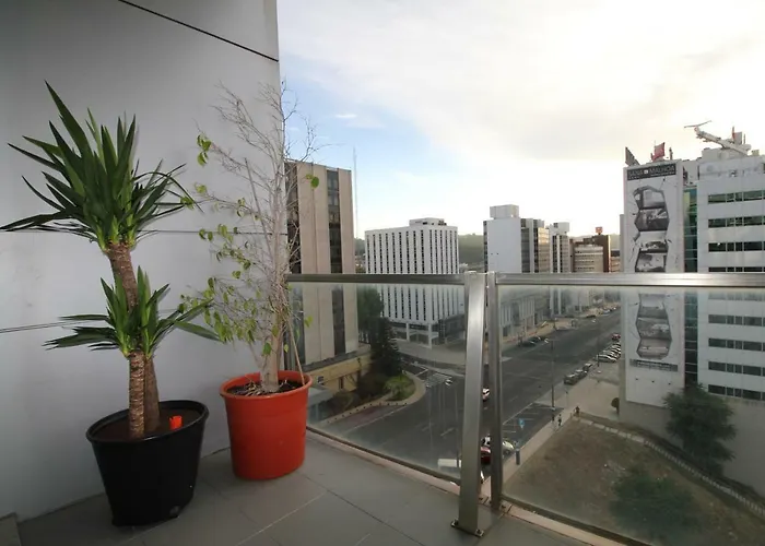 Lisbon Malhoa - Terrace & Garage *